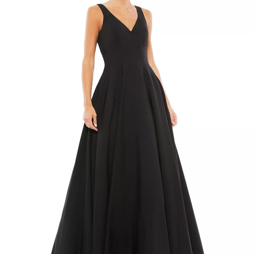 Mac Duggal Black Classic V-Neck Ball Gown
